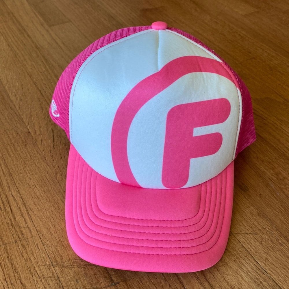Original Fani Design Big F trucker hat in pink